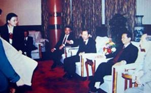 江西亞東建廠初期，中共中央政治局常委、前江西省委書記吳官正給予極大支持。