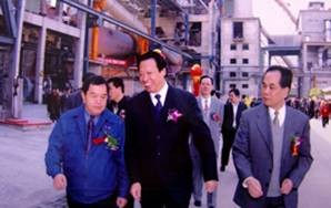 2003年11月26日，時任江西省人民政府常務副省長吳新雄、中共九江市委書記劉積福視察江西亞東。