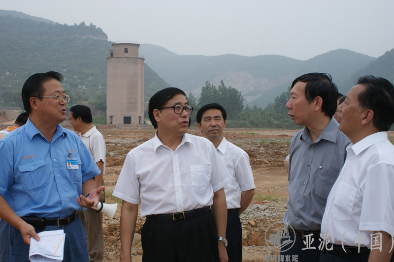 2008年8月，湖北省委常委、統戰部長蘇曉云視察黃岡亞東