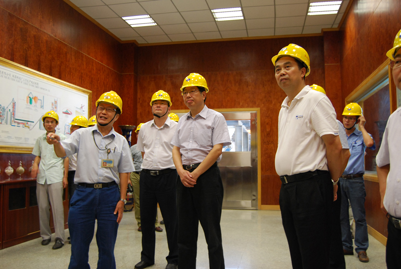 2012年7月24日，新華社江西分社社長王運才參訪江西亞東